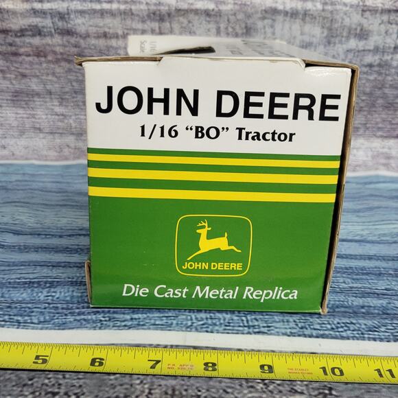 Speccast 1/16 scale John Deere model BO diecast tractor green and yellow - Picture 5 of 6